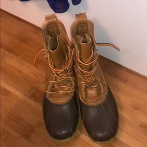 DUCK BOOTS